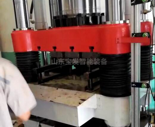 小型四柱液壓機(jī)