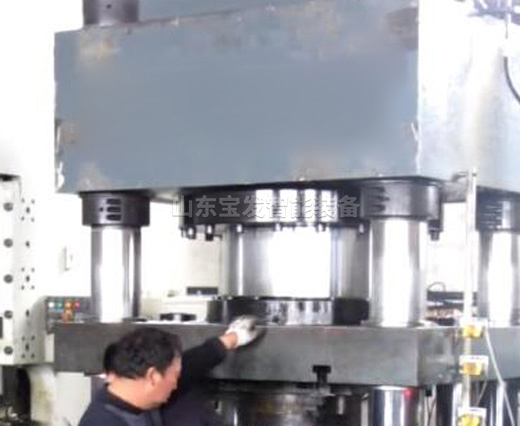 鐵粉成型壓力機